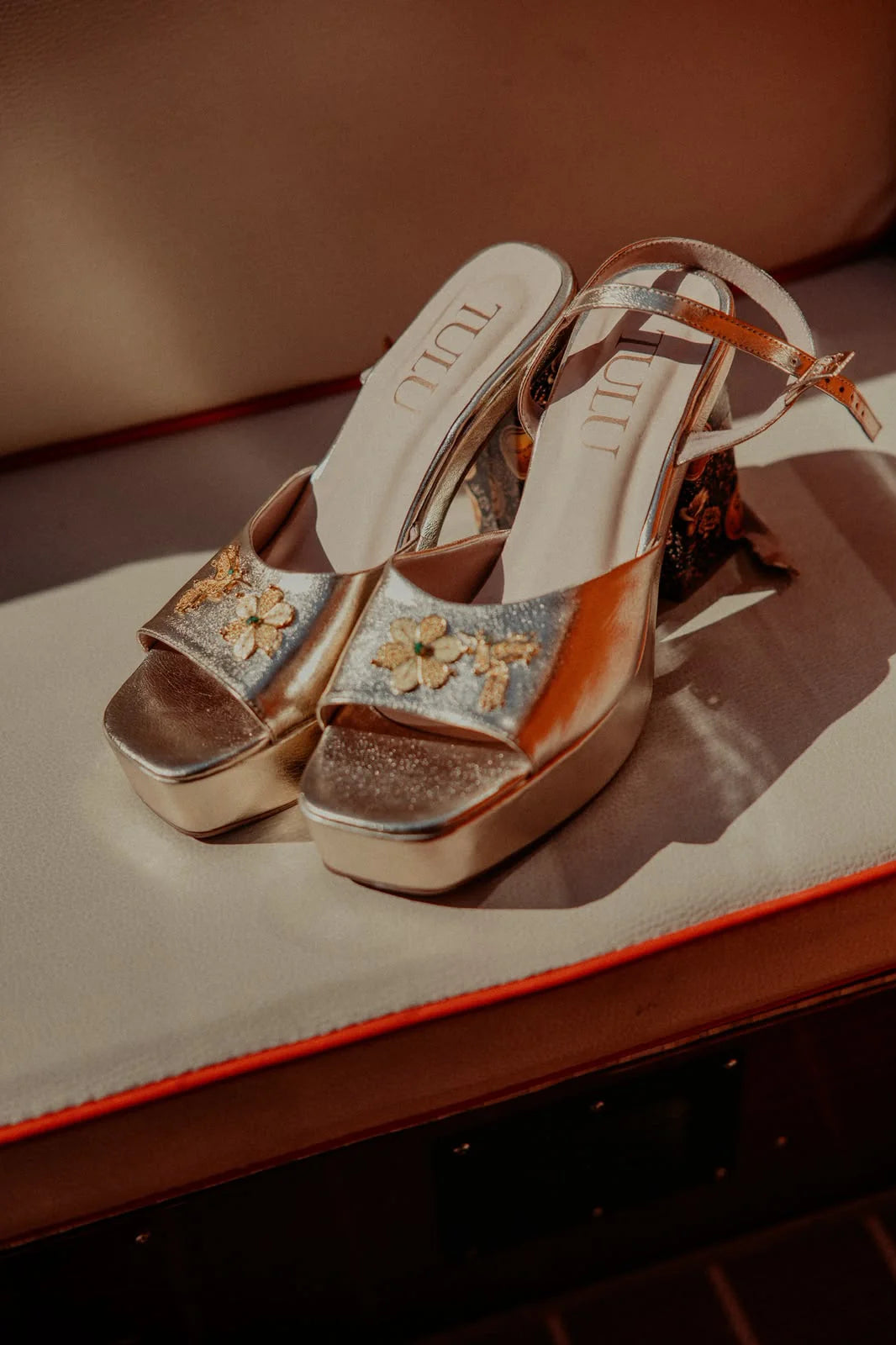 Tacones escultóricos Esmeralda de Casco  • MICHELLE FERRER x TULU