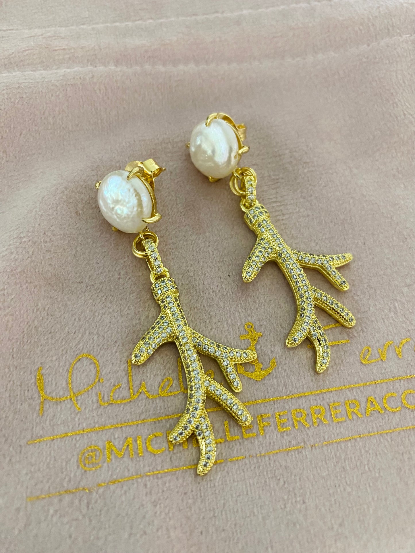 Aretes Coralia perla